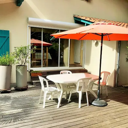 Casa de Férias Maison Jardin Wifi Au Calme Proche Centre *